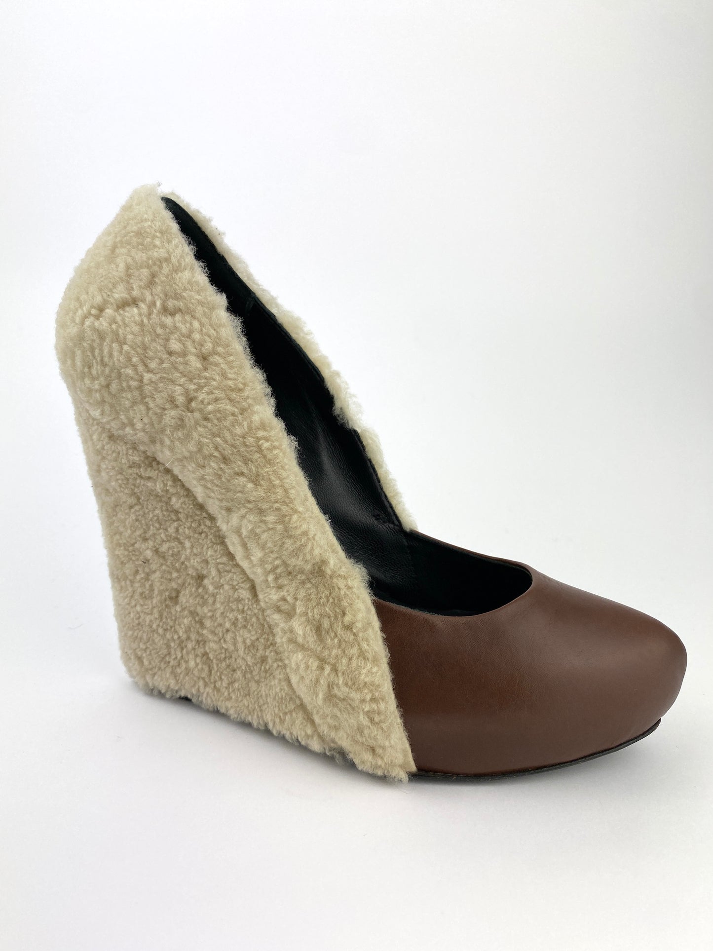 FUR WEDGE PUMPS