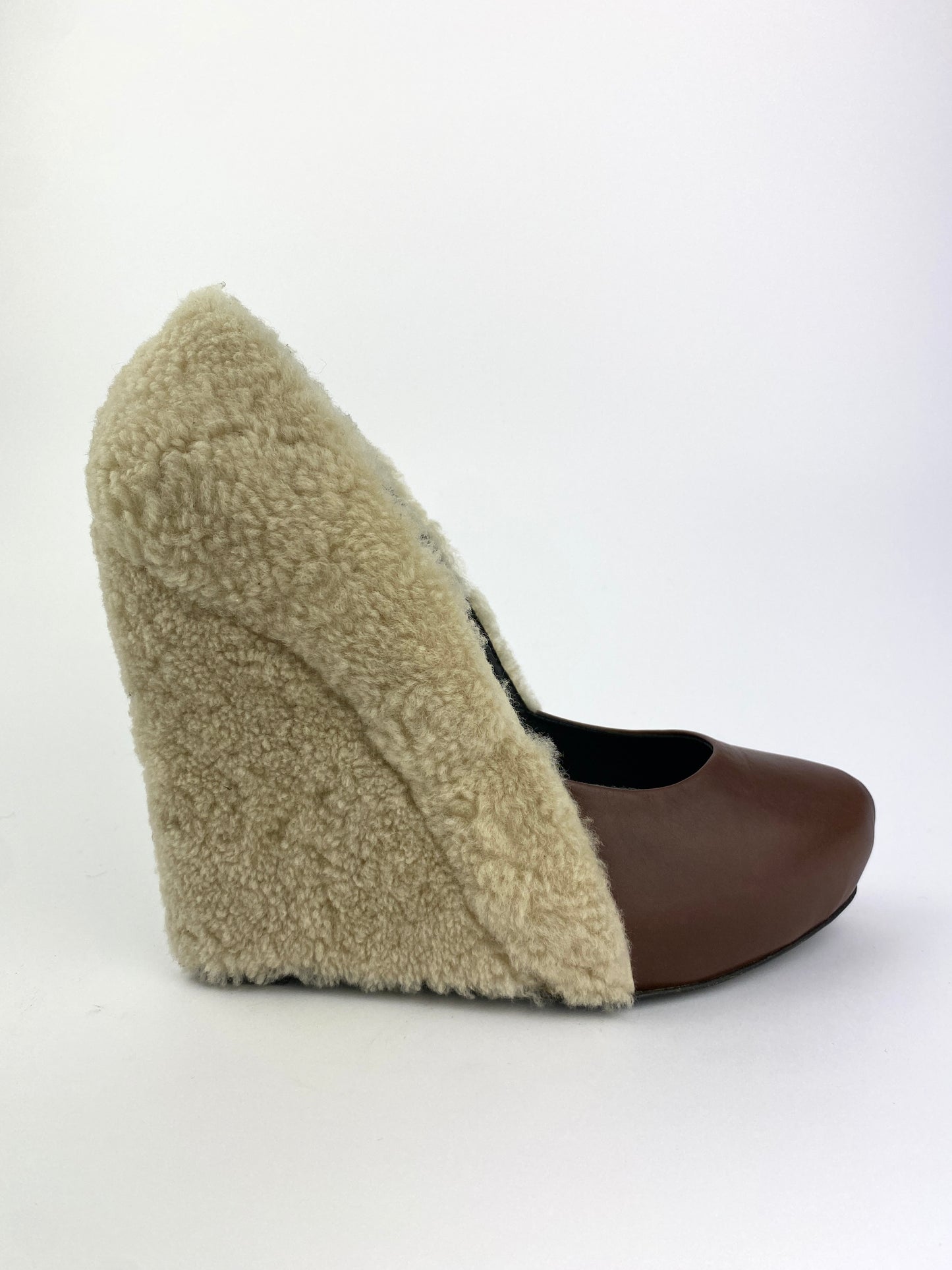 FUR WEDGE PUMPS