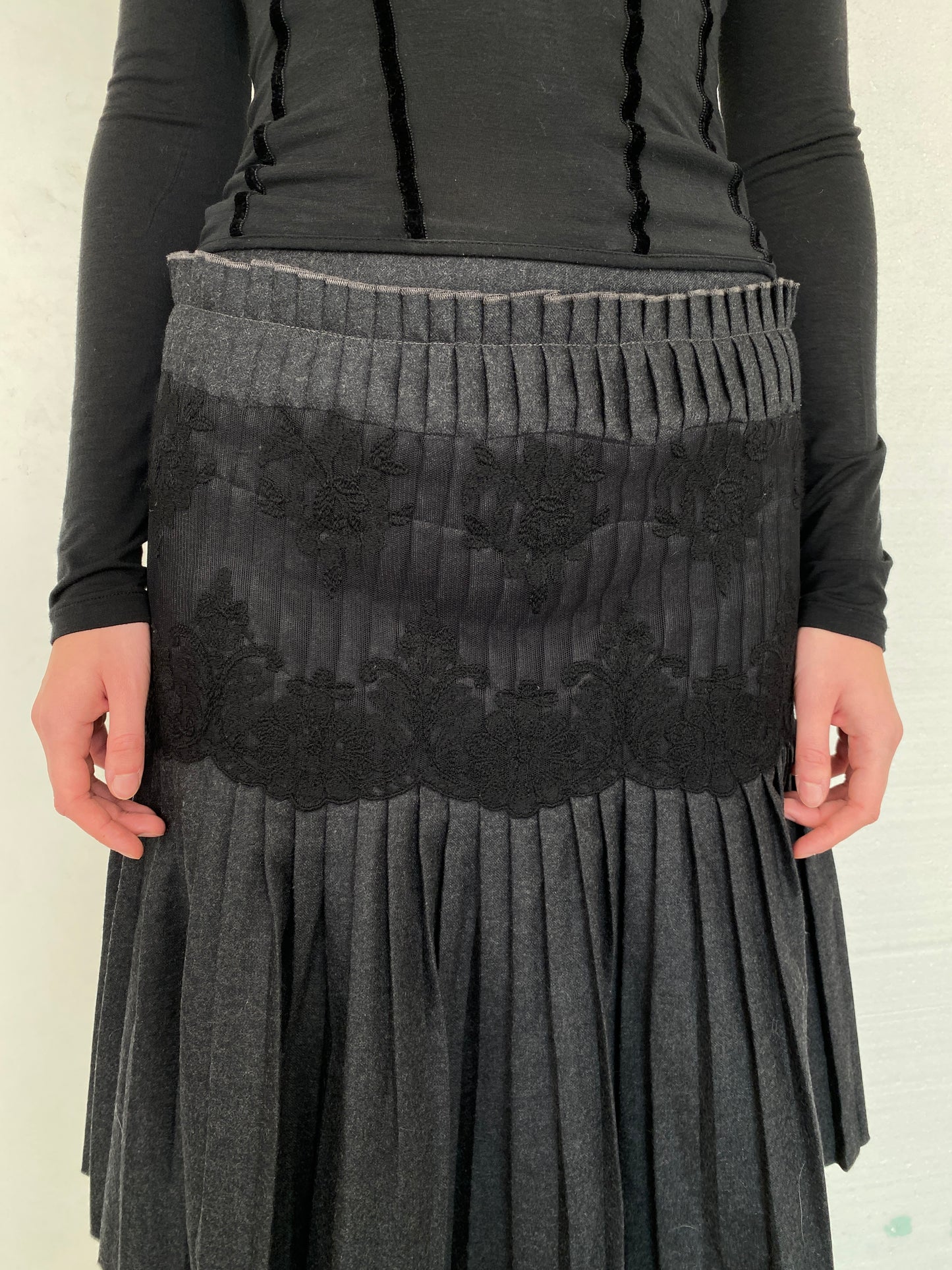AMAYA ARZUAGA PLEATED SKIRT