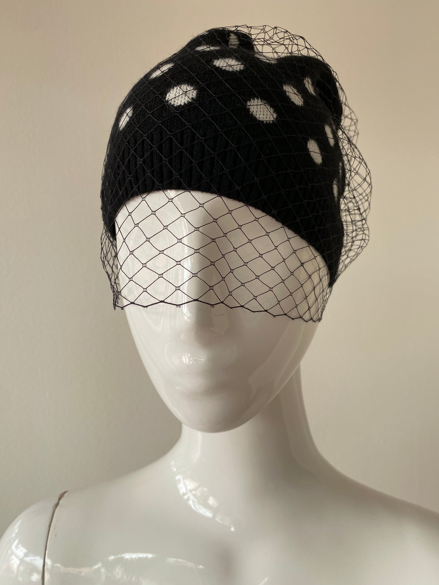 MAX AZRIA VEILED BEANIE