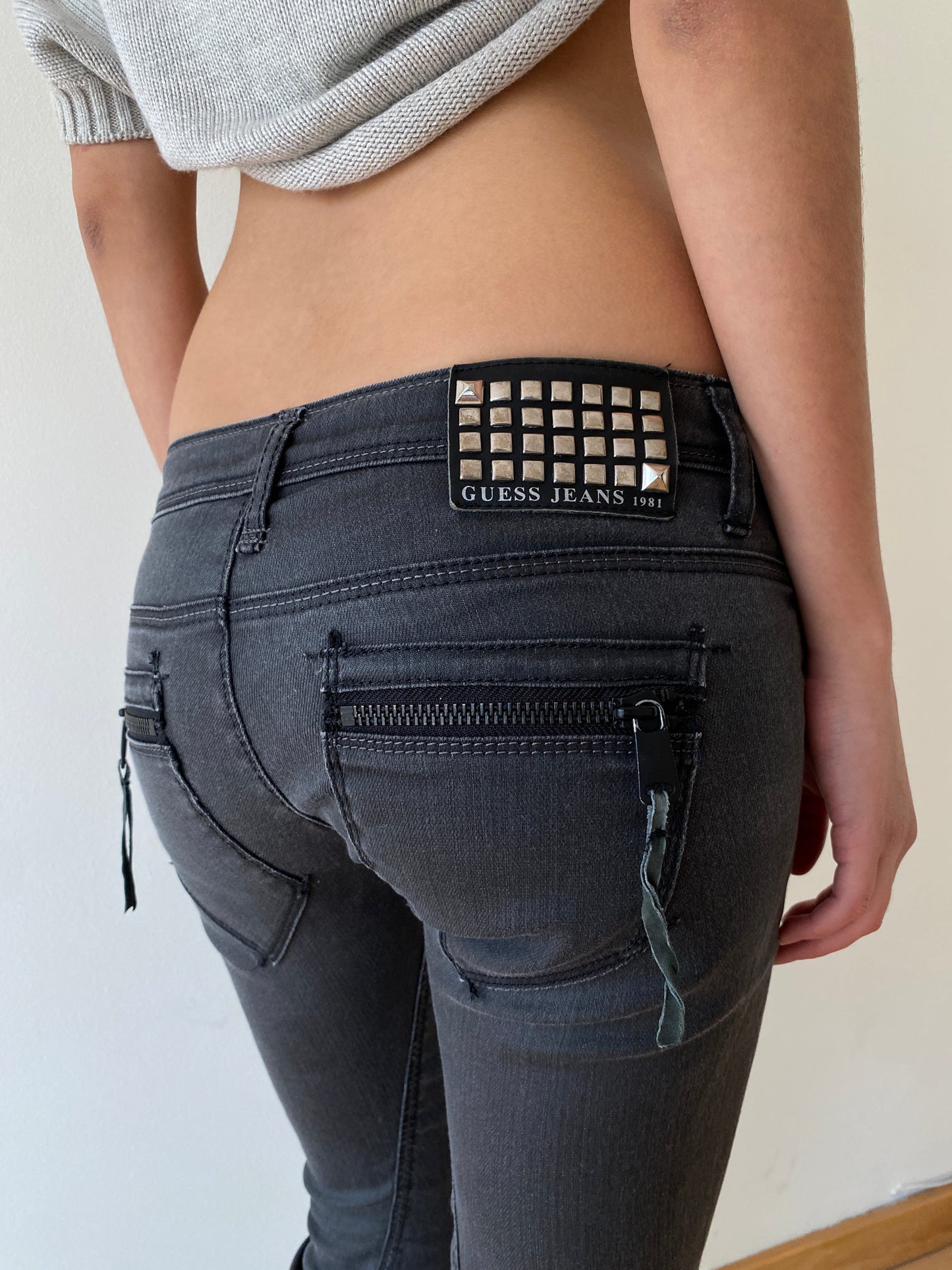 GUESS SKINNY JEANS