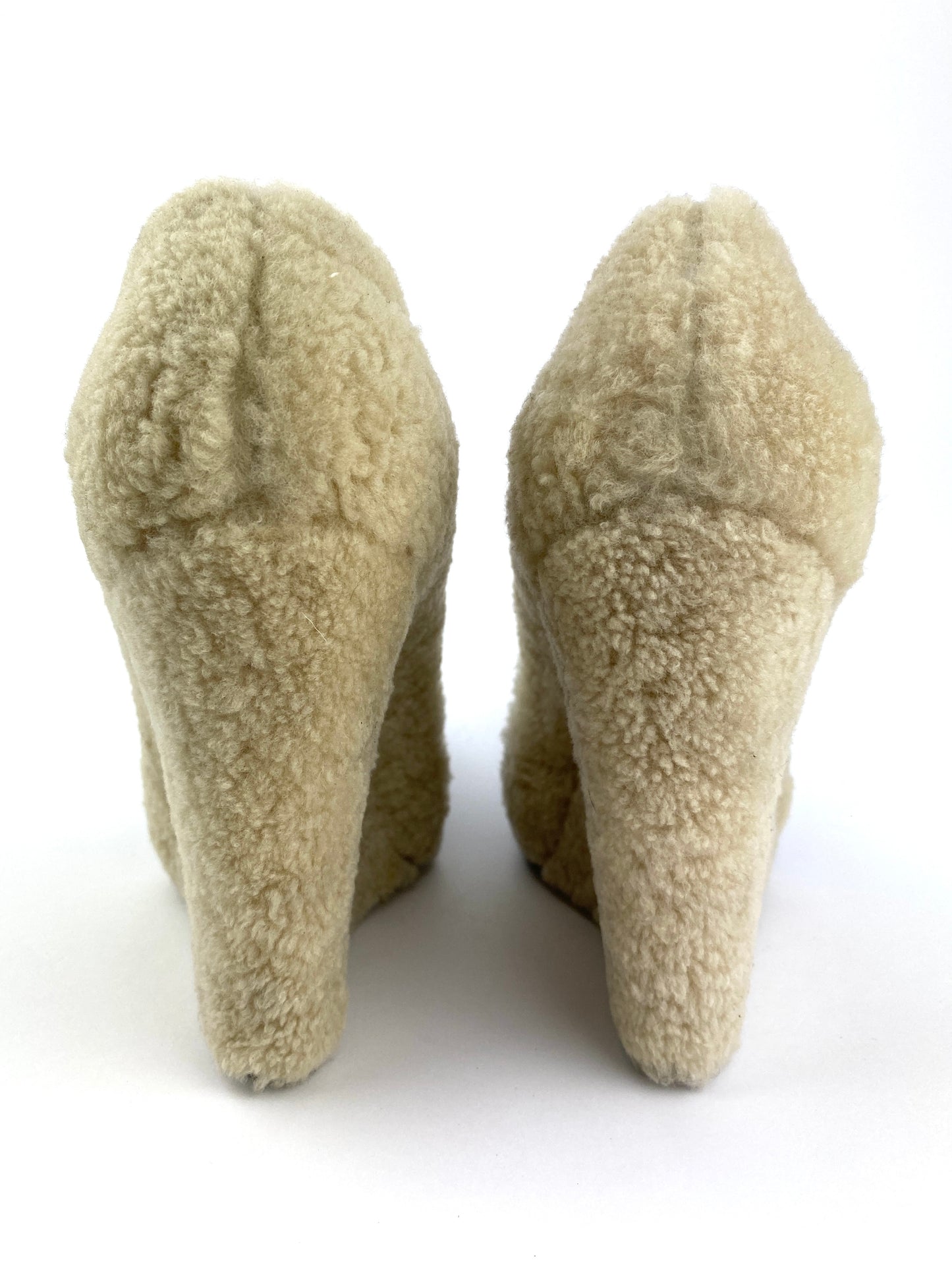 FUR WEDGE PUMPS