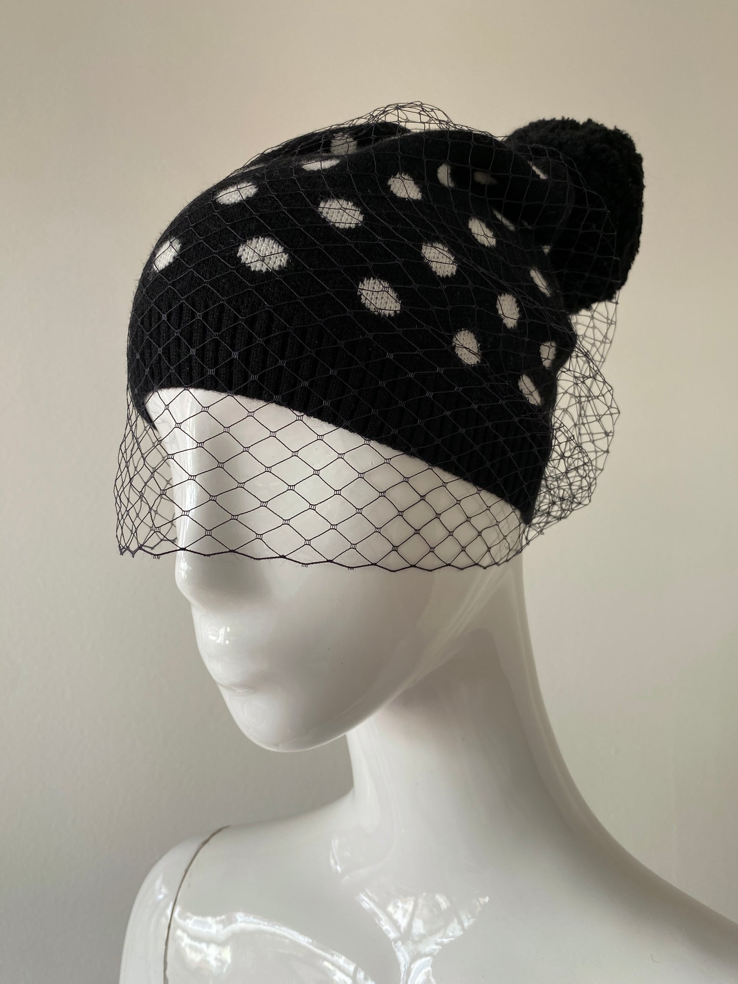 MAX AZRIA VEILED BEANIE