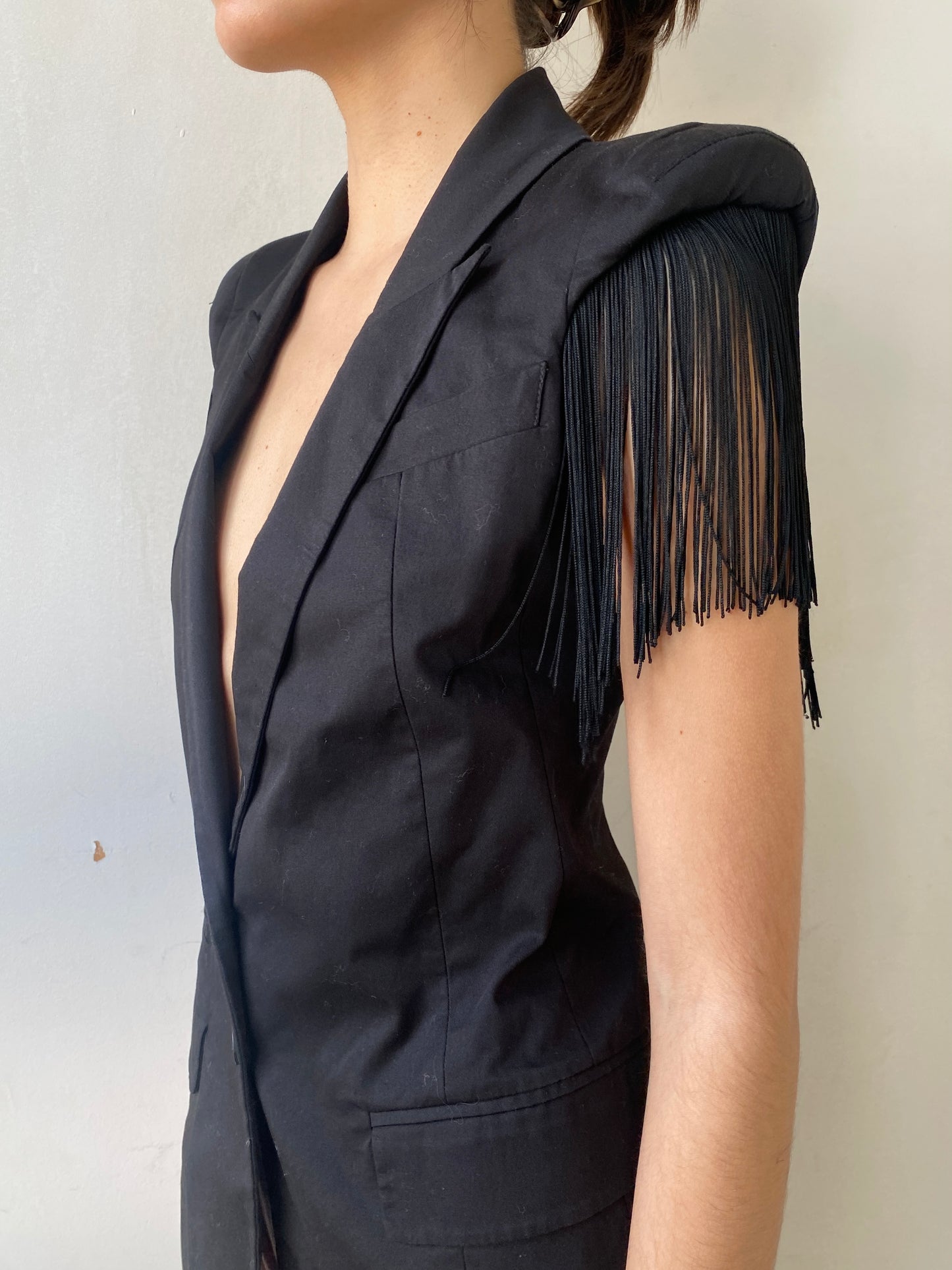 FRINGE BLACK BLAZER